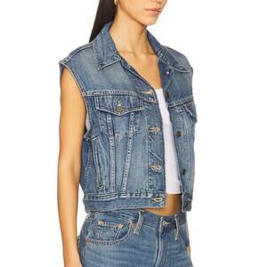 NWT Levi's Shrunken 90s Vest in Stop Flaxing Vest Size M